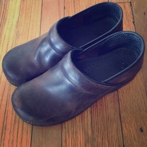 Brown Oiled Leather Dansko Clogs, Size 40